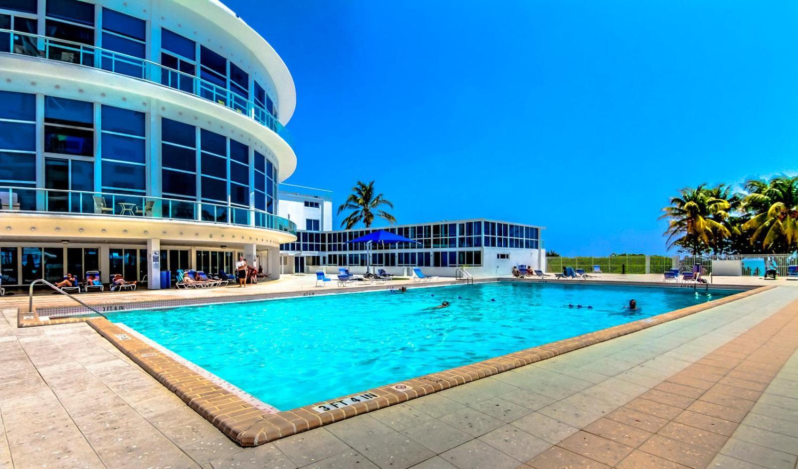 Castle Pavillon 8 Beachfront - Private Beach Access Loft With 2-Story, Pool, Tennis, Free Parking Access Miami Beach Extérieur photo