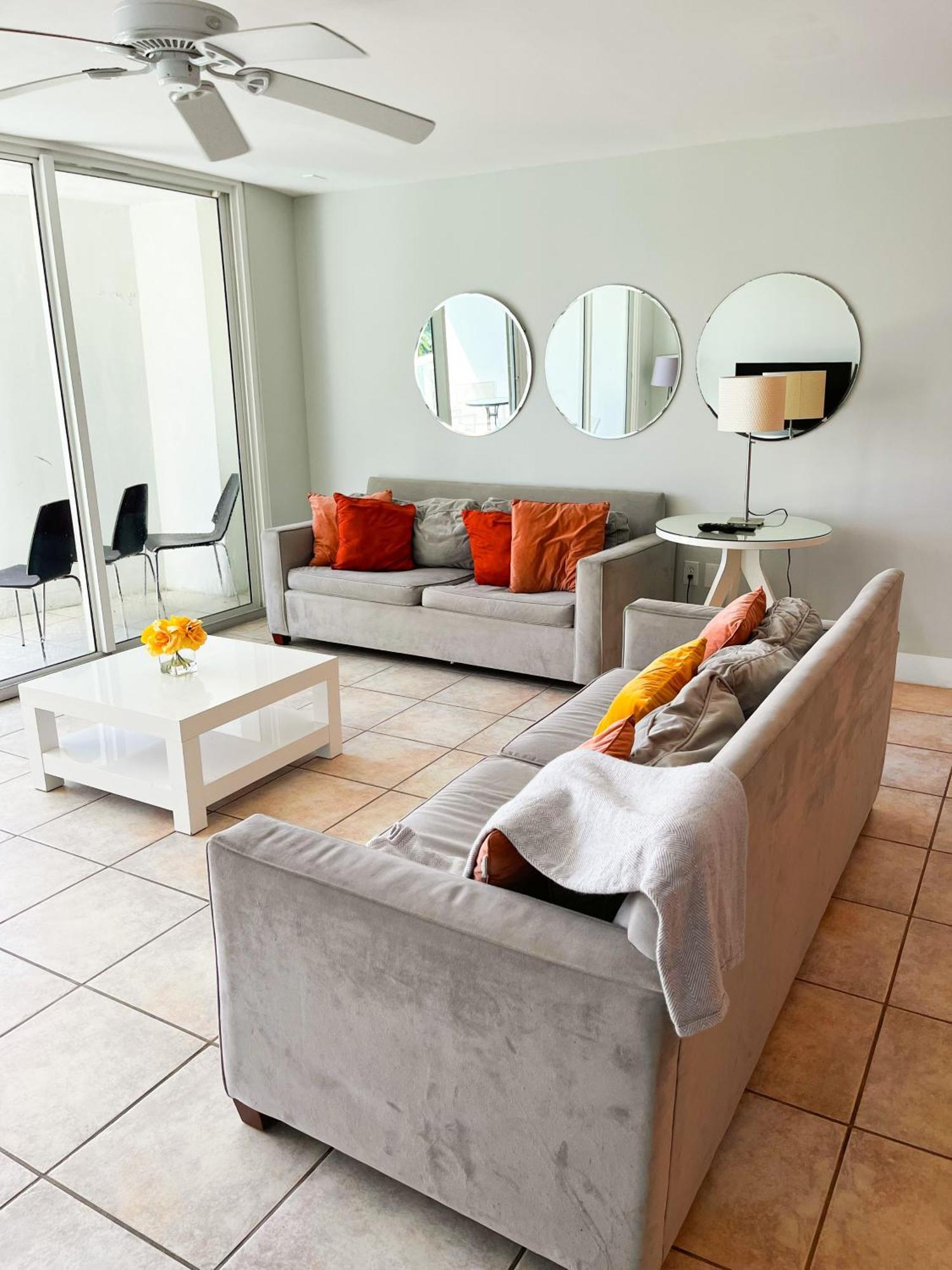 Castle Pavillon 8 Beachfront - Private Beach Access Loft With 2-Story, Pool, Tennis, Free Parking Access Miami Beach Extérieur photo
