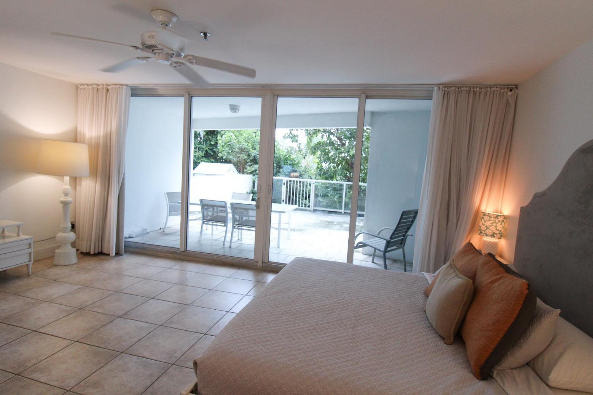 Castle Pavillon 8 Beachfront - Private Beach Access Loft With 2-Story, Pool, Tennis, Free Parking Access Miami Beach Extérieur photo